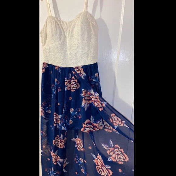 White & floral maxi dress with slit - Picture 2 of 2